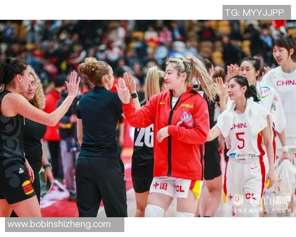 泰国女篮与中国香港女篮激战正酣争夺亚洲篮球赛重要胜利