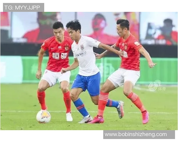 恒大对阵首尔的精彩对决新浪体育全程直播分析战局走势